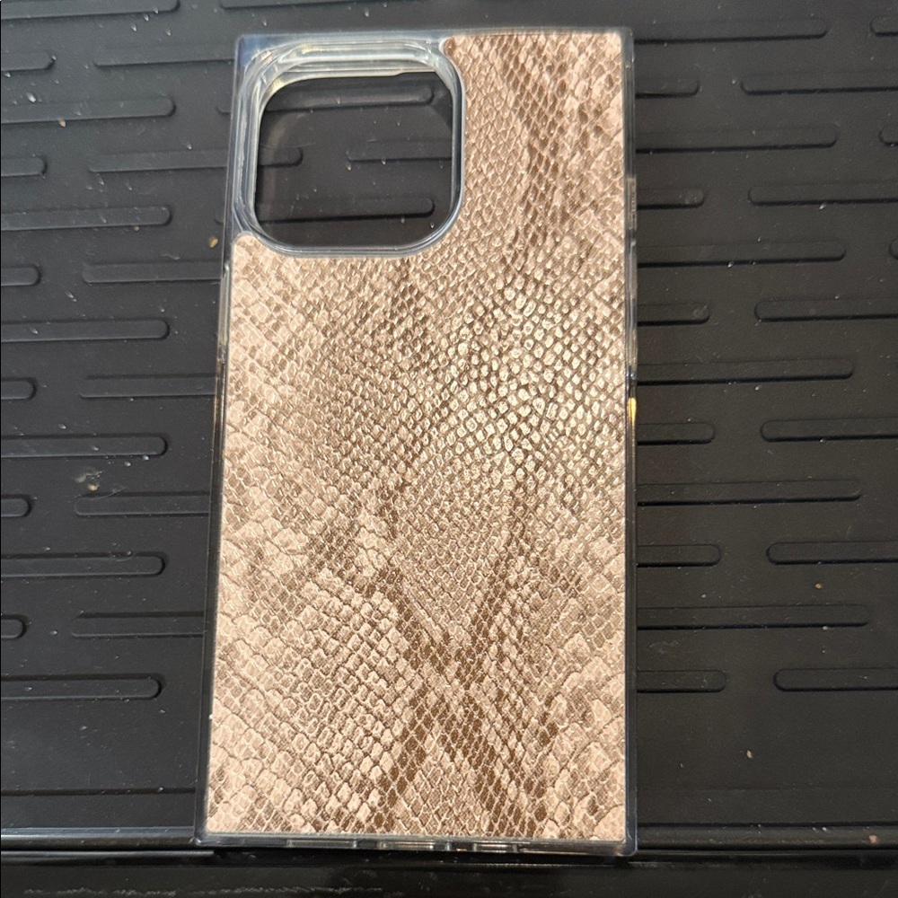 Elegant Snake Skin Phone Case - Brown
